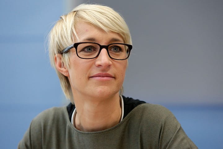 Nadine Schön