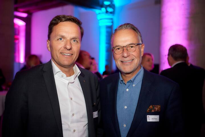 Preisverleihung des 5vor12-Preis fuer Deregulierung von StrategieDialog21 und dem Swiss Venture Club im Rathaus Bern. Andreas Gerber, Swiss Venture Club, Jobst Wagner, StrategieDialog21. © Adrian Moser / Bilanz