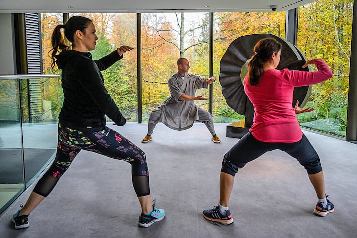 10.11.2019; ZÃ¼rich; BILANZ - Shaolin MoÌnch Shi Xing Mi; Shaolin MoÌnch Shi Xing Mi (Walter Gjergia) wÃ¤hrend seinem Workshop Meditations-Retreats (Ancient wisdom for the modern times) im Grand Hotel Dolder in ZÃ¼rich. Â© Valeriano Di Domenico