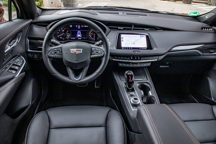 Cadillac XT4_Interior