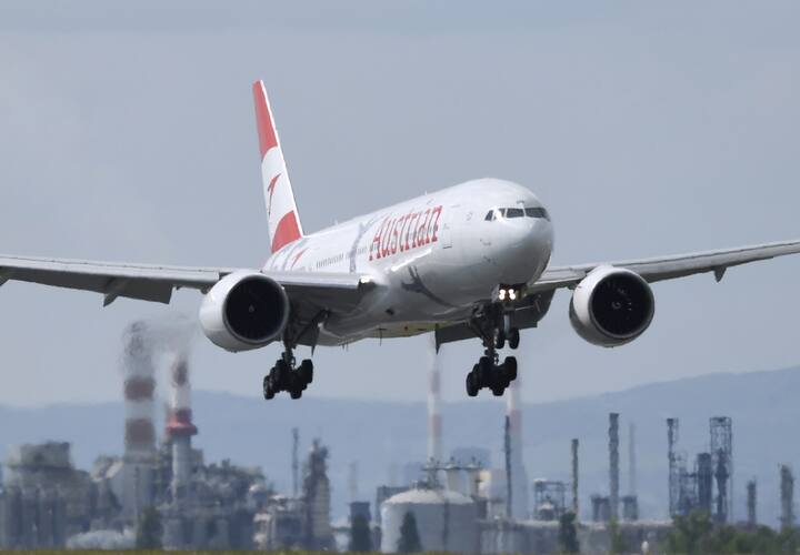 AUA-Boeing 777