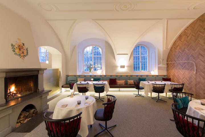 Bad Ragaz, 13.12.2015 Blick in das neue Restaurant Â«IgnivÂ» von Andreas Caminada im Grand Resort Bad Ragaz, aufgenommen am Sonntag, 13. Dezember 2015, in Bad Ragaz. (Nicola Pitaro)