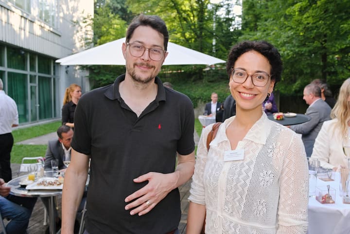 <p>Von links: Martin Caduff, Adisfaction-Annex AG; Cécile Kaba, Atout France, Französische Zentrale für Tourismus</p>