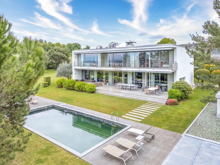 <p>Wer würde an diesem Pool nicht auch gerne entspannen?</p>