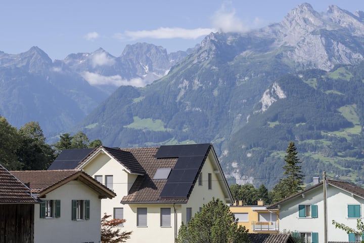 <p>Wie hoch diese fiktive Miete ausfällt, geben die Kantone vor. Die Höhe des Eigenmietwerts variiert stark je nach Region.</p>
