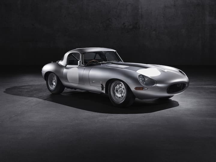 <p><strong>Jaguar E-Type</strong><br /><strong>Lightweight Baujahr:</strong> 1963/1964<br /><strong>Preis:</strong> bis zu 5,6 Millionen Franken<br />Werksrenn­version des E-Type mit Alu-Karosse ­und 3,8-Liter-Reihensechser, lediglich zwölf Exemplare wurden gebaut.</p>