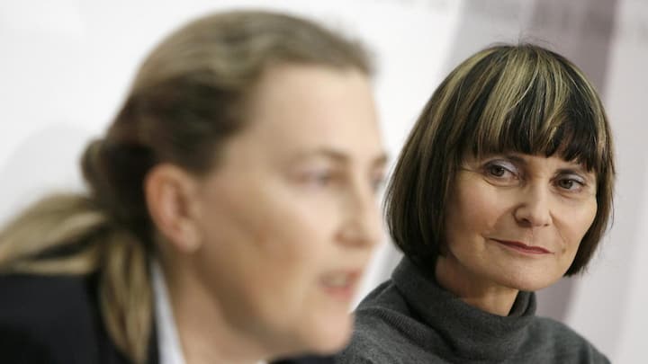<p><strong>Micheline Calmy-Rey </strong>beförderte Budliger 2008 als erste Frau an die Spitze der Direktion für Ressourcen im EDA.</p>
