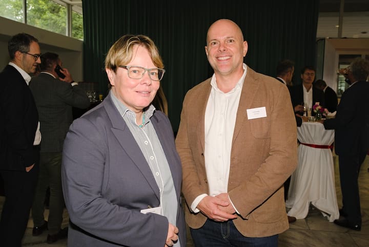 <p>Marianne Wildi, Hypothekarbank Lenzburg; André Gisiger, GloCoach.</p>