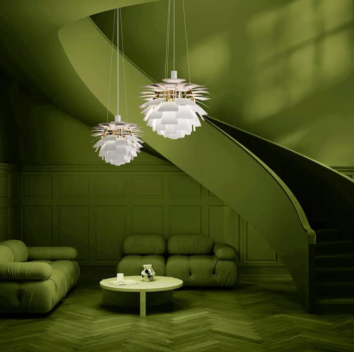 <p>Die Artichoke-Lampe ist und bleibt ein Renner. Sie geht auf einen Entwurf von Poul Henningsen aus dem Jahr 1958 zurück. Dank ihren 72 Metallblättern in zwölf Reihen wird das Licht immer blendfrei abgegeben.</p>