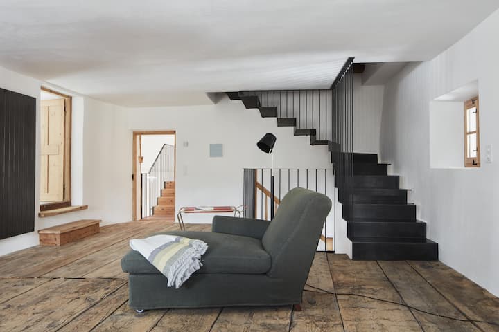 <p>Chasa Cortés</p>