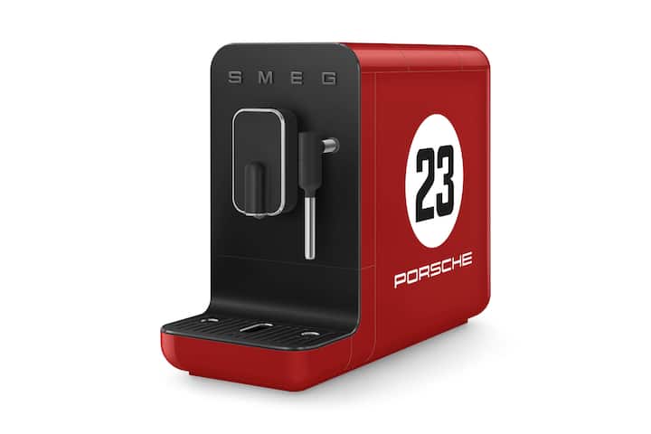 <p>Kaffeemaschine mit Mahlwerk von Porsche und SMEG, 1399 Fr.</p>