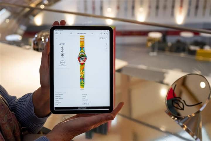 <p>AI-Dada von Swatch</p>