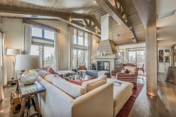 <p>Shemshak Lodge</p>