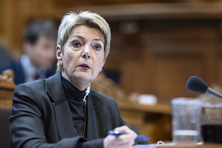 <p>Karin Keller-Sutter bekommt die geballte Gegenwehr des Parlaments gegen die überzogene Regulierung zu spüren.</p>