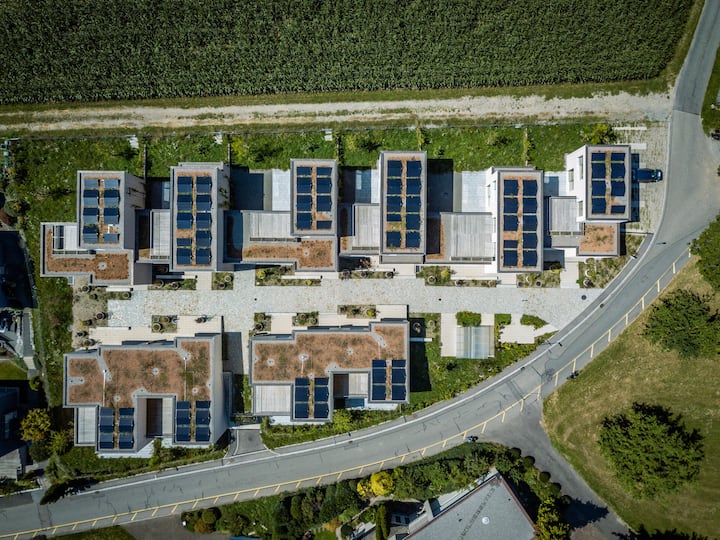 <p>Ein Investor hat wiederum drei der Häuser aufgekauft ...</p>