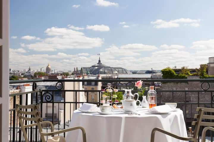 LE Bristol PAris