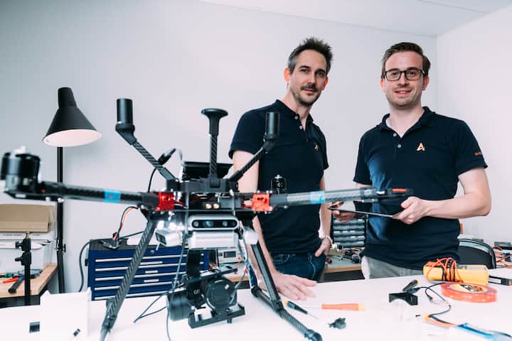 Lorenz Meier (l.) und Kevin Sartori, Gruender von Auterion