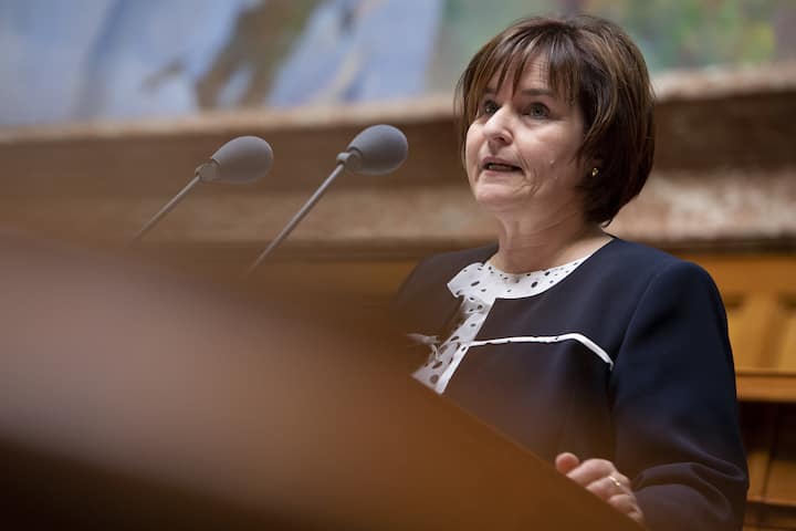 Nationalratspraesidentin Marina Carobbio spricht waehrend eines Oeffentlichen Podiumsgespraech betitelt als "berufe: frauen koennen alles", im Nationalrat, am Donnerstag, 7. Maerz 2019, in Bern. (KEYSTONE/Anthony Anex)