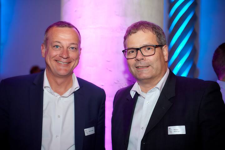 Preisverleihung des 5vor12-Preis fuer Deregulierung von StrategieDialog21 und dem Swiss Venture Club im Rathaus Bern. Martin Landolt, Nationalrat BDP, Thomas Noesberger, Konsulent, Kellerhals Carrard. © Adrian Moser / Bilanz