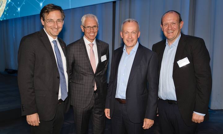Thomas Egger, Nationalrat, Direktor Schweiz. Arbeitsgemeinschaft für die Berggebiete SAB; Bruno Sauter, Chef Amt für Wirtschaft und Arbeit Kanton Zürich; Urs Schaeppi, CEO, Swisscom AG; Peter Hogenkamp, CEO, Scope Content AG