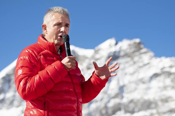 Urs Kessler, CEO Jungfraubahn Holding AG, speaks during a golf event on the Aletsch glacier, 3'454 meters above sea level on the Jungfraujoch, Switzerland, on Thursday, October 4, 2018. (KEYSTONE/Anthony Anex)