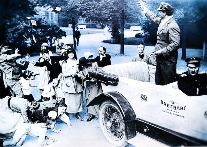 VERSCHENKT Wie in den 1920er Jahren in Deutschland pumpten die USA jüngst über Barschecks Liquidität direkt zu den Konsumenten.