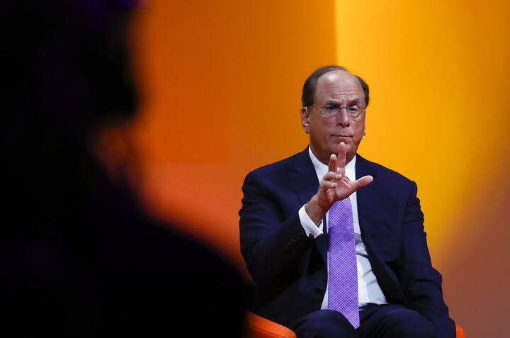 Larry Fink, chief executive officer of BlackRock Inc., gestures while speaking at the Handelsblatt Banking Summit in Frankfurt, Germany, on Wednesday, Sept. 4, 2019. Deutsche Bank AG Chief Executive Officer Christian Sewing said that the banks most radical revamp in years is set to deliver higher returns for investors, even as it grapples with the prospect of lower interest rates and a slumping German economy. Photographer: Alex Kraus/Bloomberg