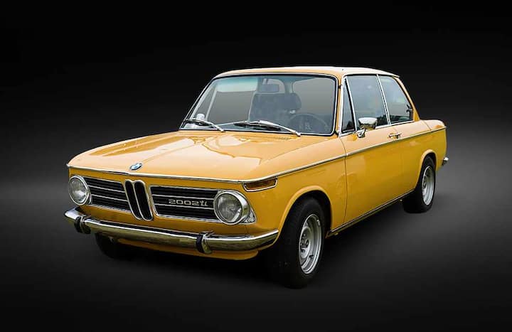 DPB7XK Car BMW New Class 2002 Ti