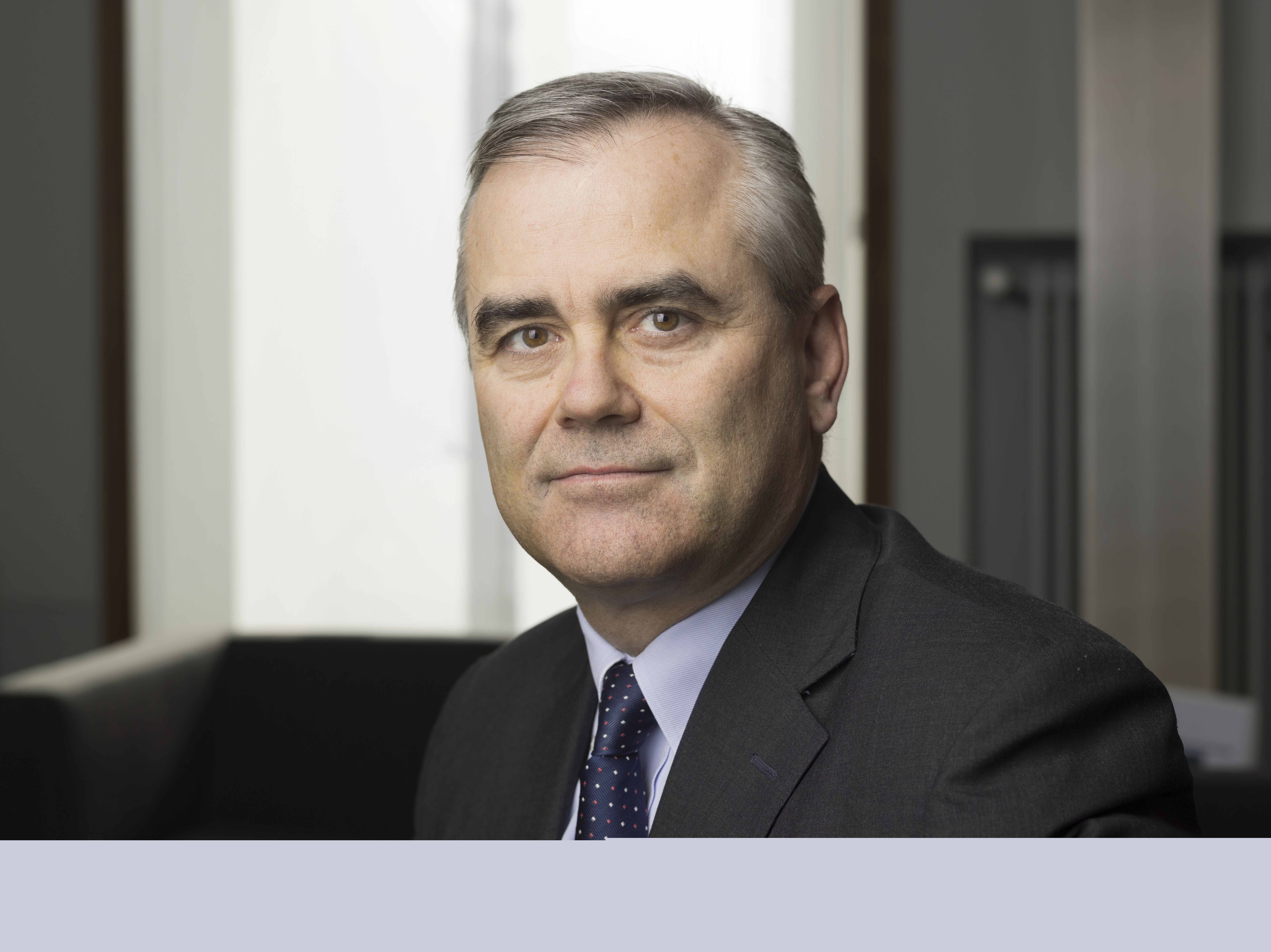 epa10093381 (FILE) - Thomas Gottstein, CEO of Swiss bank Credit Suisse (Schweiz) AG, poses for a portait in a meeting room at the headquarters of Credit Suisse at Paradeplatz Square in Zurich, Switzerland, 23 February 2017 (issued 27 July 2022). According to a statement issued by Credit Suisse on 27 July 2022, CEO Gottstein is stepping down and will be succeeded by Ulrich Koerner as of 01 August 2022.  EPA/GAETAN BALLY   EDITORIAL USE ONLY
