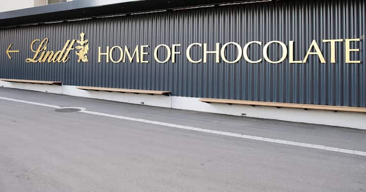 Schriftzug Home Of Chocolate