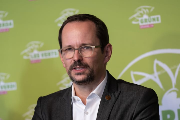 Nationalrat und Parteipräsident Balthasar Glaettli, ZH, von der Bundeshausfraktion der Grünen Partei Schweiz, äussert sich an einer Pressekonferenz zur Bundesratskandidatur für die Nachfolge von Ueli Maurer.