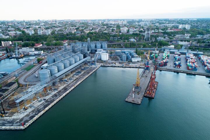 Getreideterminal der Louis Dreyfus Company im Hafen von Odessa in der ­Ukraine.
