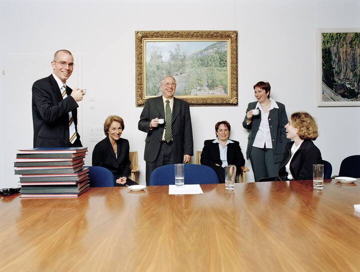  Familienfoto in Herrliberg von 2002: Markus, Silvia, Christoph, Magdalena, Rahel und Miriam Blocher (von links).