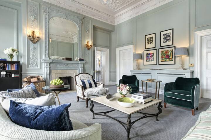Platz 12 (19): The Balmoral, Edinburgh