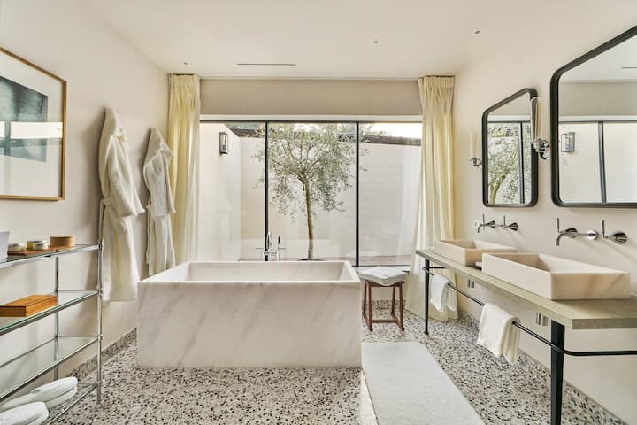 Platz 4 (Vorjahr: 3): Villa La Coste, Le Puy-Sainte-Réparade/Luberon