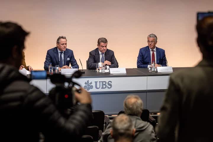 Ralph Hamers, Colm Kelleher, Sergio Ermotti (von links): Das Comeback des langjährigen CEO Ermotti war für den Fall der CS-Übernahme seit mehreren Monaten geplant.