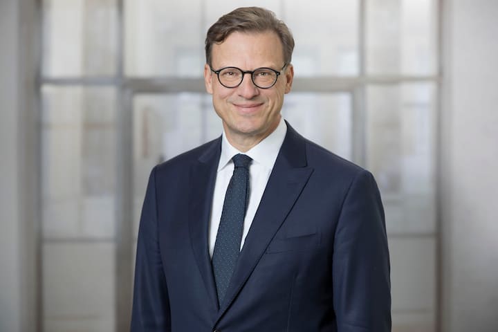 Patrick Frost ist Aelligs Vorgänger als CEO – und sein Freund und Förderer.