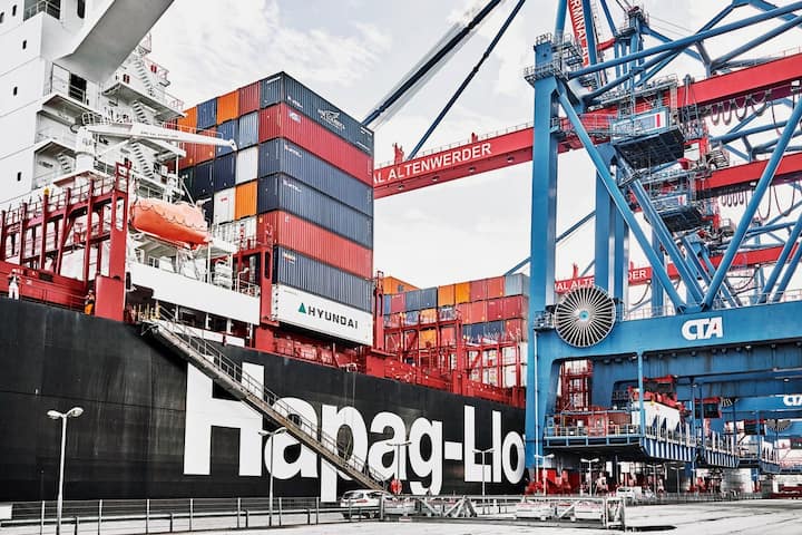 Containerterminal Altenwerder (CTA) der Hamburger Hafen und Logistik AG (HHLA), Europa, Deutschland, Hamburg 30.09.2016 Engl: Containerterminal Hamburg, transport, port, vessel, ship, logistics, shipping, economy, harbour; Europe, Germany, September 30, 2016