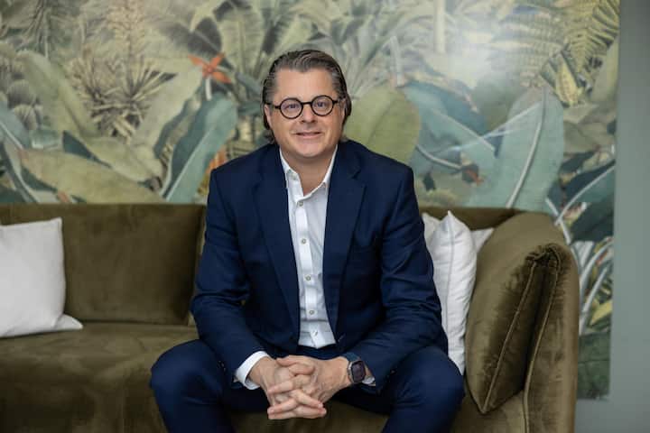 Claude Ginesta (v.l.)spielen bei Luxus­immobilien in der Champions League.