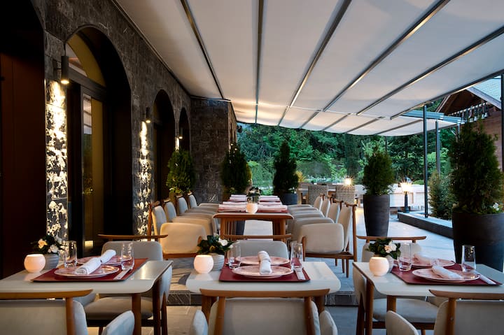 Platz 3 (Vorjahr: 2): The Alpina Gstaad, Gstaad