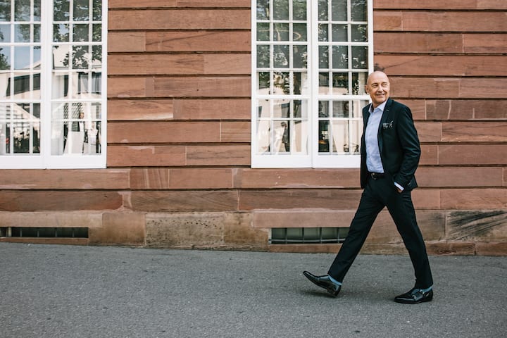 gut gelaunter präsidentHöchst verschwiegen die Firma, der Chairman ein zugänglicher Charakter: Valentino Cè.