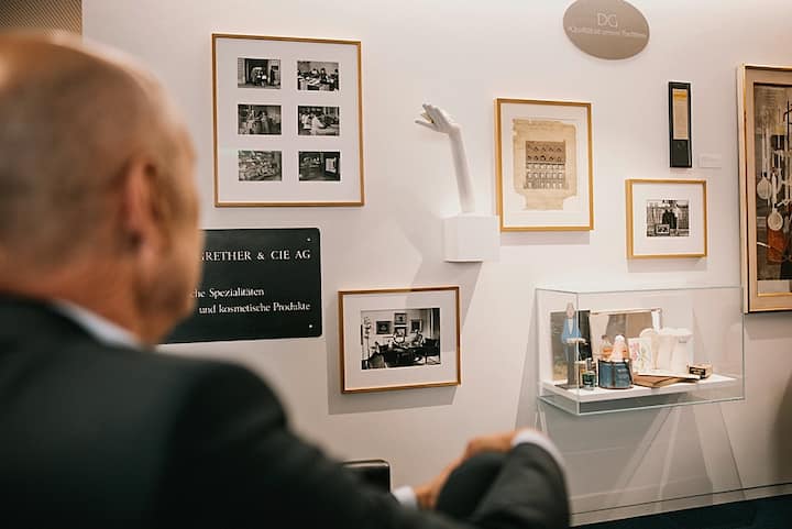 Doetsch Grether blickt auf eine mehr als 100-jährige Geschichte zurück. Da kommt einiges für die Historien-Wand zusammen.