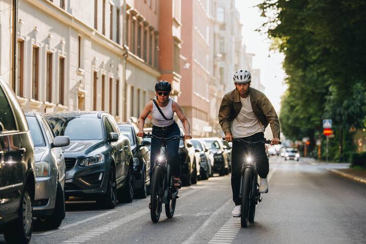 Freiluft-FeelingMit Elektrobikes wie jenen von Specialized hält man mit dem Vierrad­verkehr in der Stadt mit und ­hat erst noch frische Luft.