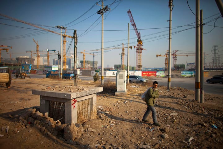 arbeits­losigkeit19  Prozent der jungen Chinesen sind ohne Job. Das fördert die Unzufriedenheit. Das Bild des ­unterwürfigen Chinesen ist falsch. Die Zentralregierung sorgt sich zu Recht vor Unruhen.