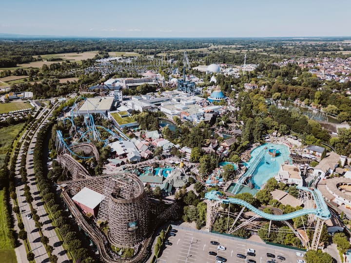 Schweizer gästeRund sechs Millionen Besucherinnen und ­Besucher sind jedes Jahr im Europa-Park zu Gast. 1,3 Millionen reisen aus der Schweiz an.