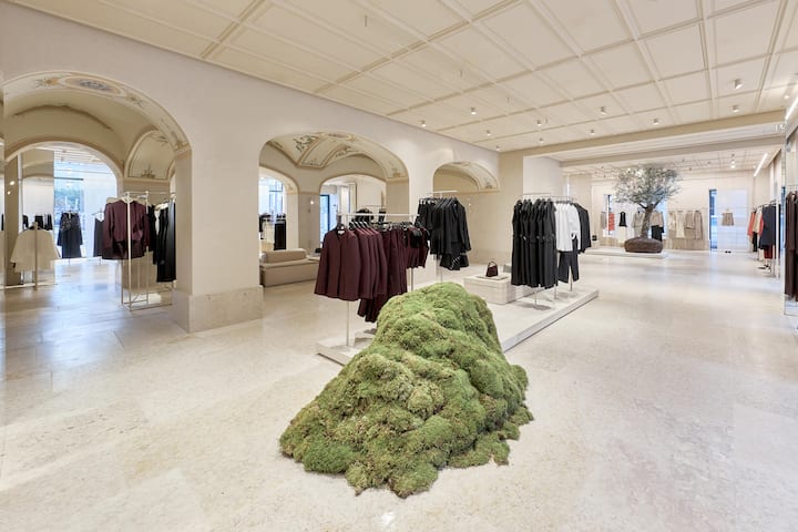 Grosszügige Verkaufsräume: Die Zahl der Filialen sinkt, dafür wachsen die durchschnittlichen Verkaufsflächen der einzelnen Geschäfte, wie hier bei Zara in Lissabon.