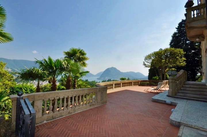 Florida-Villa am Luganersee in Porza TI