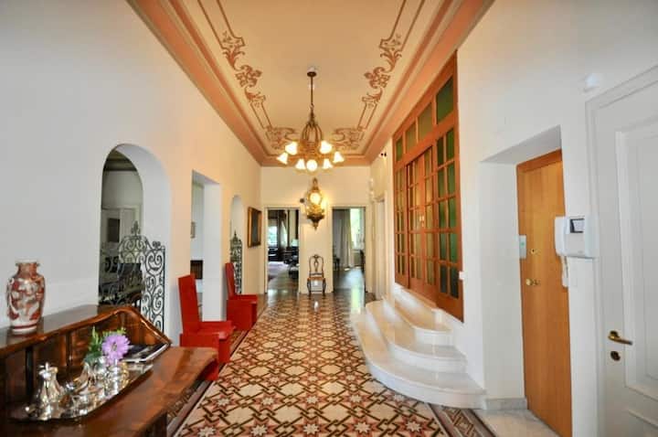 Florida-Villa am Luganersee in Porza TI
