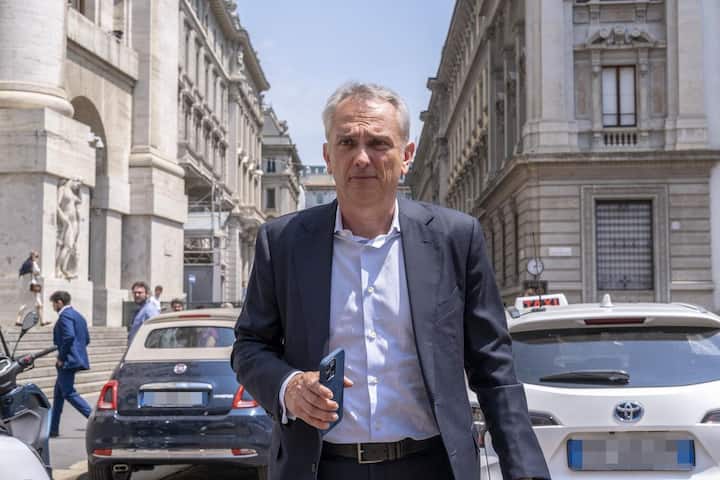 ... Verwaltungsrat Luca Maestri (u.l.) werden ­Ambitionen auf Bulckes Nachfolge als Chairman nachgesagt. 