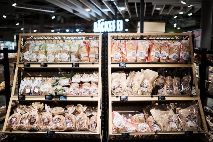 Der erste Eindruck zählt: Beim Betreten eines Supermarkts soll frische Ware sofort ins Blickfeld rücken. Am Standort Kloten ist das bereits der Fall.